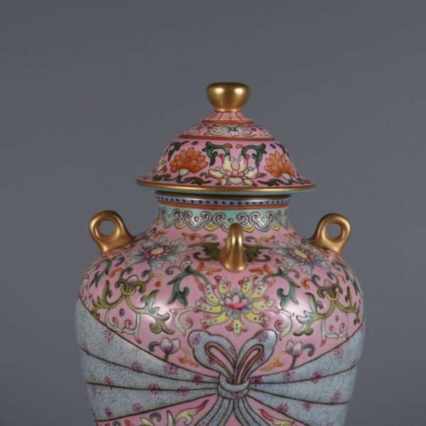 Pattern Ribbon Four-Handled Lid Jar, Made in the Qianlong Period of the Qing Dynasty - Image 6