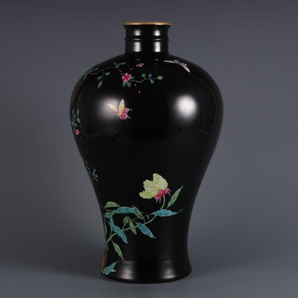 Qing Dynasty Yongzheng Period Black Ground Famille Rose Peony Pattern Poem Plum Vase - Image 5