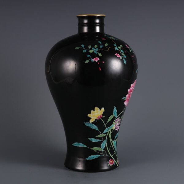 Qing Dynasty Yongzheng Period Black Ground Famille Rose Peony Pattern Poem Plum Vase - Image 8