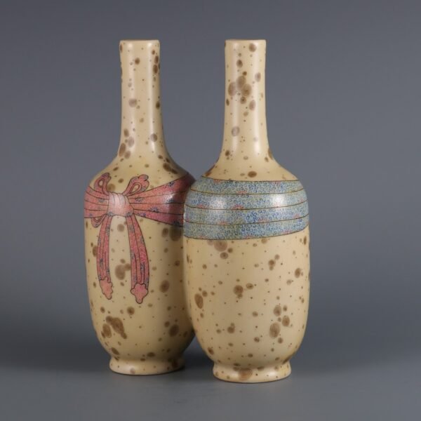 Qing Yongzheng Period Xiangfei Bamboo Glaze Ribbon One-piece Vase - Image 2