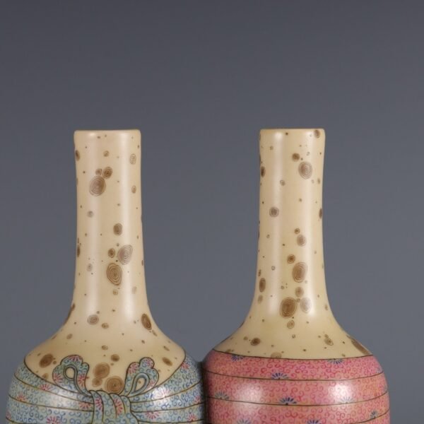Qing Yongzheng Period Xiangfei Bamboo Glaze Ribbon One-piece Vase - Image 4