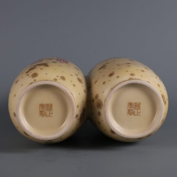 Qing Yongzheng Period Xiangfei Bamboo Glaze Ribbon One-piece Vase - Image 8