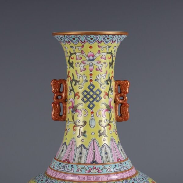 pattern double-handled appreciation vase made in the Qianlong period of the Qing Dynasty - Image 5