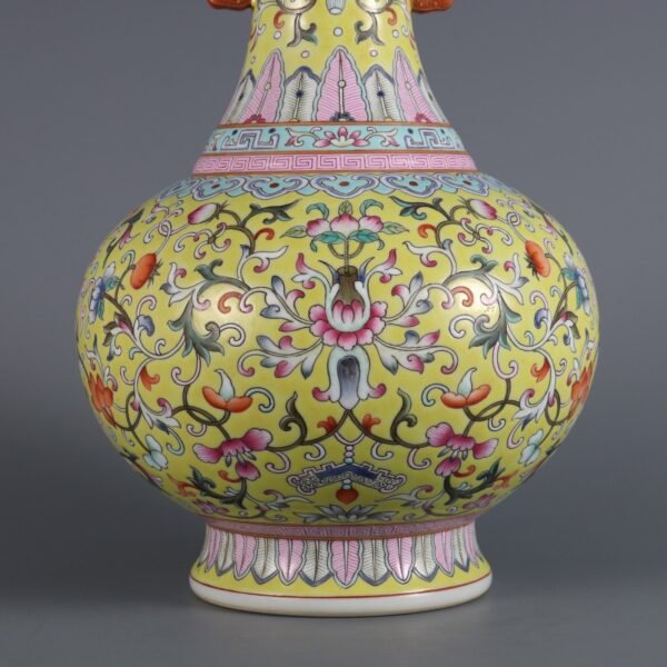 pattern double-handled appreciation vase made in the Qianlong period of the Qing Dynasty - Image 6