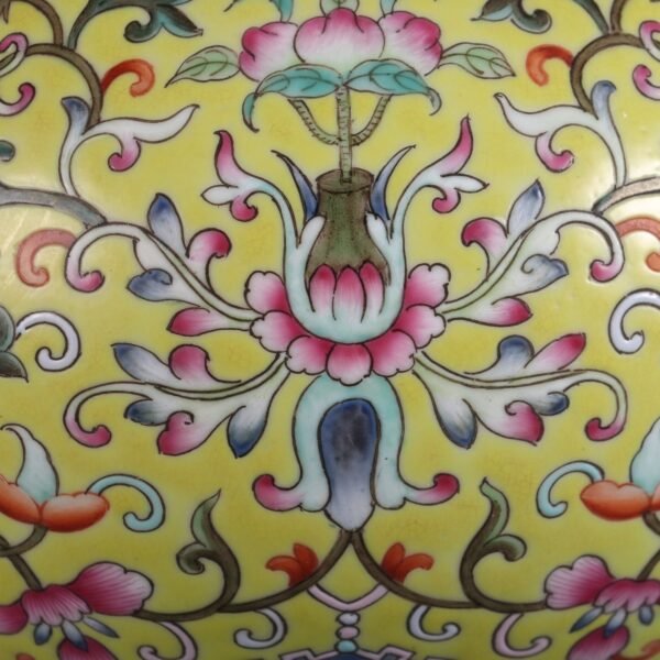 pattern double-handled appreciation vase made in the Qianlong period of the Qing Dynasty - Image 9