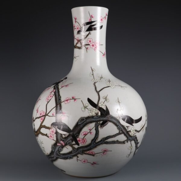 Qianlong Period of Qing Dynasty, Porcelain Twelve Happiness Large Celestial Globe Vase