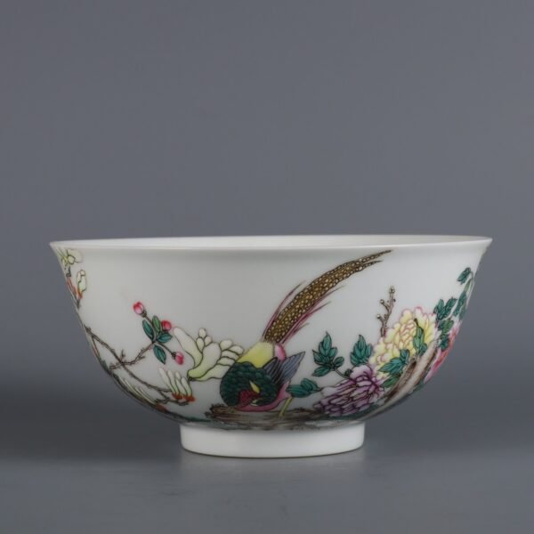 Qing Dynasty Qianlong period enameled pheasant and peony pattern bowl