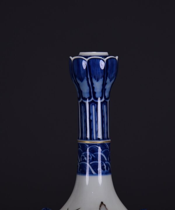 An old collection of Qing Dynasty Qianlong famille rose Zhong Kui blessing picture garlic vase - Image 5