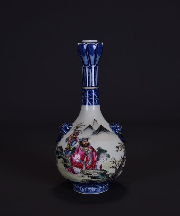 An old collection of Qing Dynasty Qianlong famille rose Zhong Kui blessing picture garlic vase