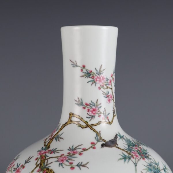 Qing Dynasty Yongzheng Period Famille Rose Flower and Bird Poems Tianqiu Vase - Image 7