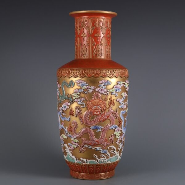 Qing Dynasty Qianlong Period Gold Carved Cloud Dragon Pattern Stick Vase - Image 2
