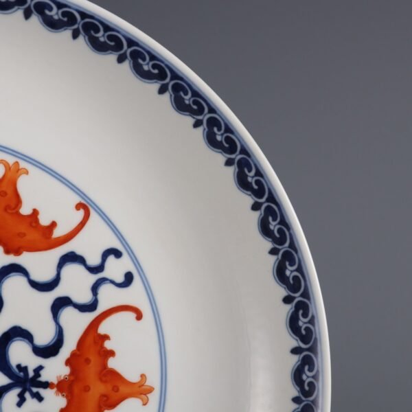 Qing Dynasty Qianlong period blue and white with alum red five blessings longevity large plate - Image 3
