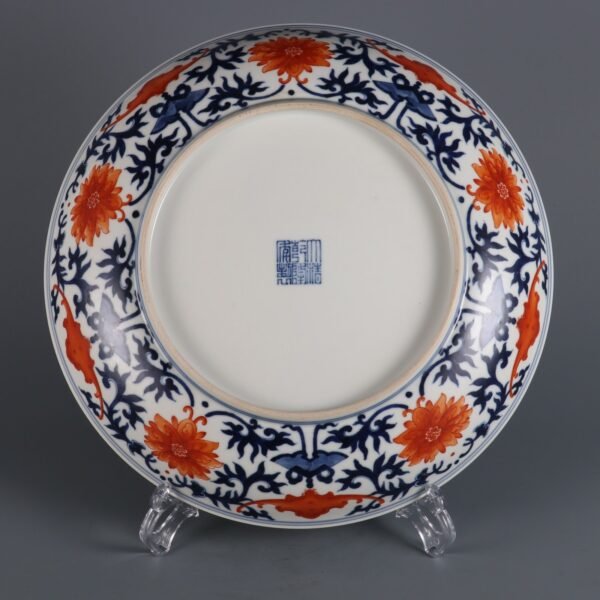 Qing Dynasty Qianlong period blue and white with alum red five blessings longevity large plate - Image 2