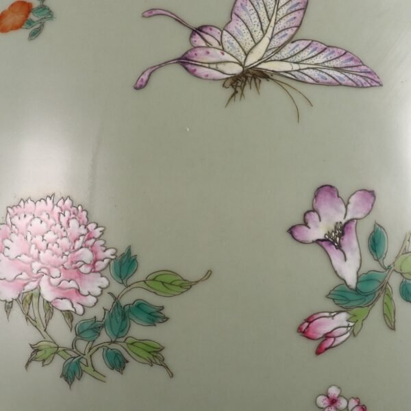 Qing Dynasty Qianlong period bean green glaze and powder enamel openwork landscape pavilion Guan - Image 2