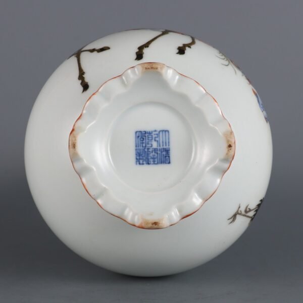 Qing Dynasty Qianlong period powder enamel birthday picture with a vase - Image 8