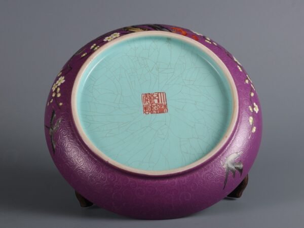 magpie climbing on plum fruit box, made in the Qianlong period of the Qing Dynasty - Image 5
