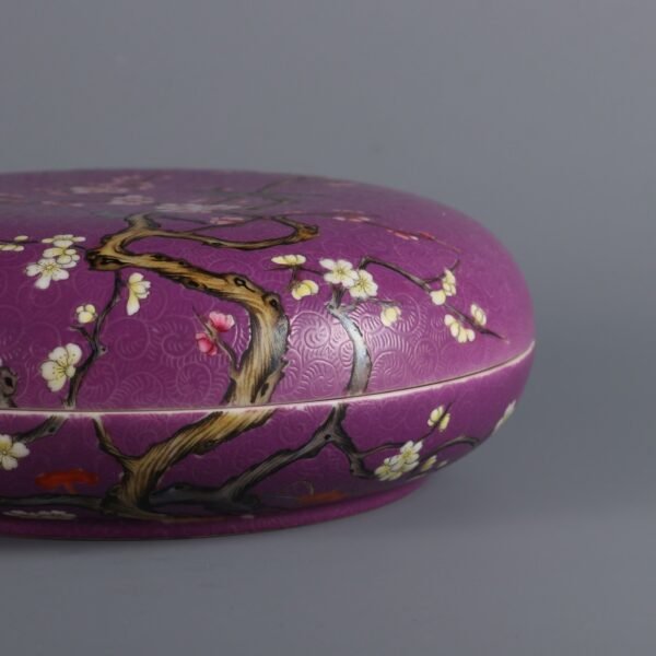 magpie climbing on plum fruit box, made in the Qianlong period of the Qing Dynasty - Image 7