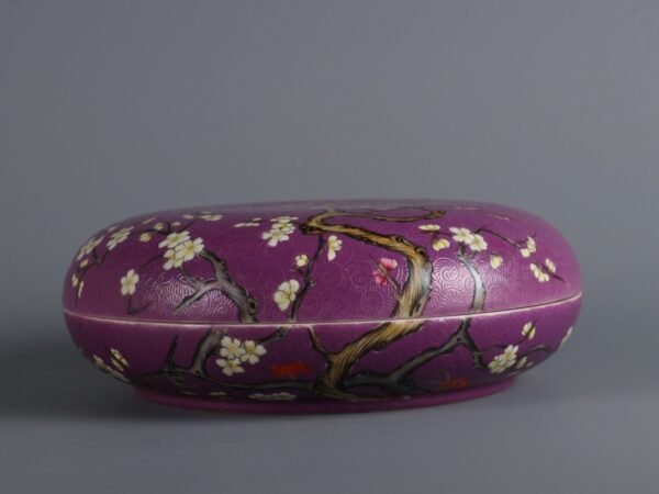 magpie climbing on plum fruit box, made in the Qianlong period of the Qing Dynasty - Image 9