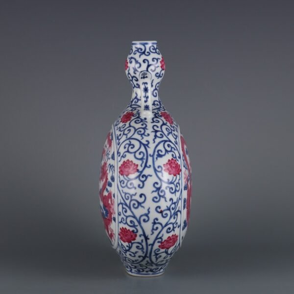 Qing Dynasty Qianlong period blue and white with agate red double dragon play with pearl Ruyi ear - Image 2
