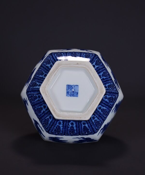 old collection of Qing Qianlong blue and white lion Ruyi Yuhuchun - Image 10