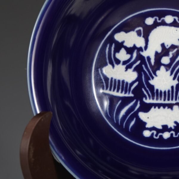 Old collection of Ming Dynasty Xuande sapphire blue glaze with white fish and algae pattern silver base large palace bowl - Image 5