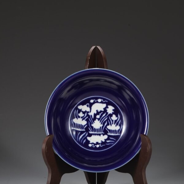 Old collection of Ming Dynasty Xuande sapphire blue glaze with white fish and algae pattern silver base large palace bowl - Image 8
