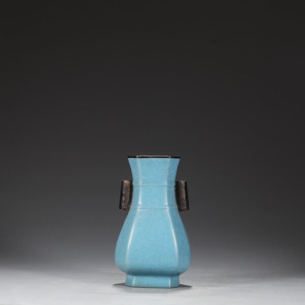 Northern Song Dynasty Ru kiln sky blue glaze ice pattern silver mouth pierced ear vase "Qianlong imperial title" - Image 3