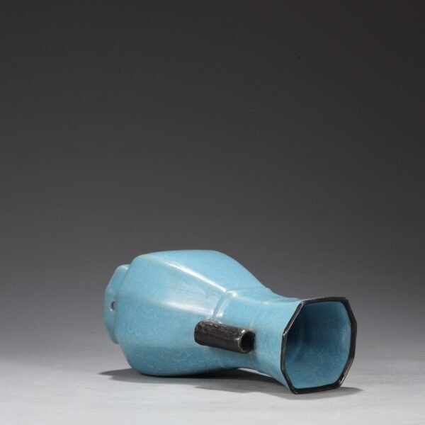 Northern Song Dynasty Ru kiln sky blue glaze ice pattern silver mouth pierced ear vase "Qianlong imperial title" - Image 4