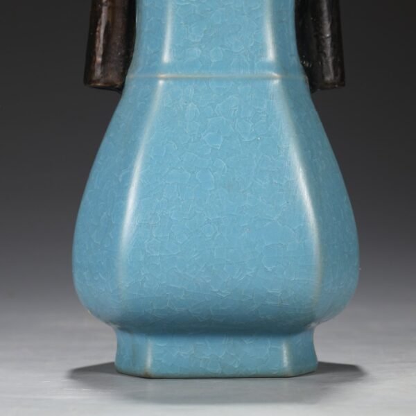Northern Song Dynasty Ru kiln sky blue glaze ice pattern silver mouth pierced ear vase "Qianlong imperial title" - Image 6