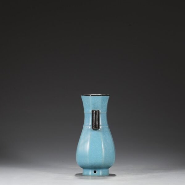 Northern Song Dynasty Ru kiln sky blue glaze ice pattern silver mouth pierced ear vase "Qianlong imperial title" - Image 7