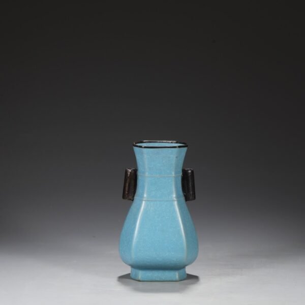 Northern Song Dynasty Ru kiln sky blue glaze ice pattern silver mouth pierced ear vase "Qianlong imperial title" - Image 9