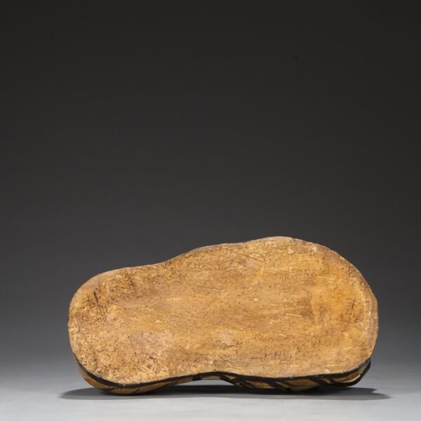 A large imperial tiger head pillow with brown floral patterns from the Cizhou kiln of the Northern Song Dynasty. - Image 7