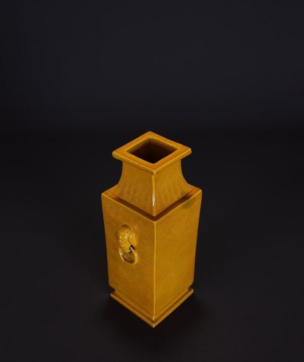 An old collection of Qing Dynasty Qianlong period delicate yellow glaze square bottle - Image 3