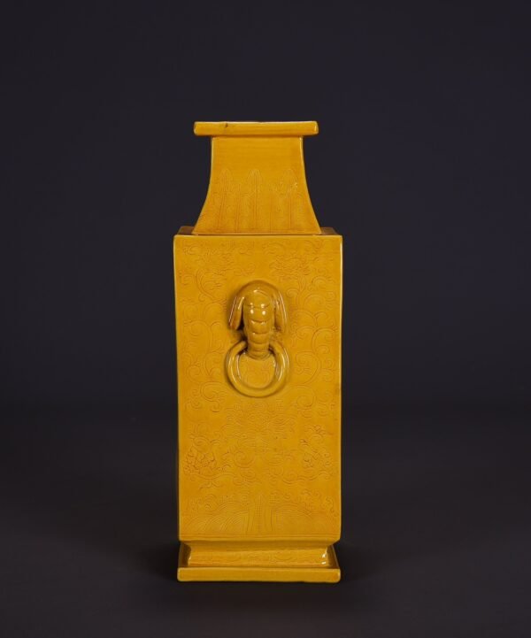 An old collection of Qing Dynasty Qianlong period delicate yellow glaze square bottle - Image 8
