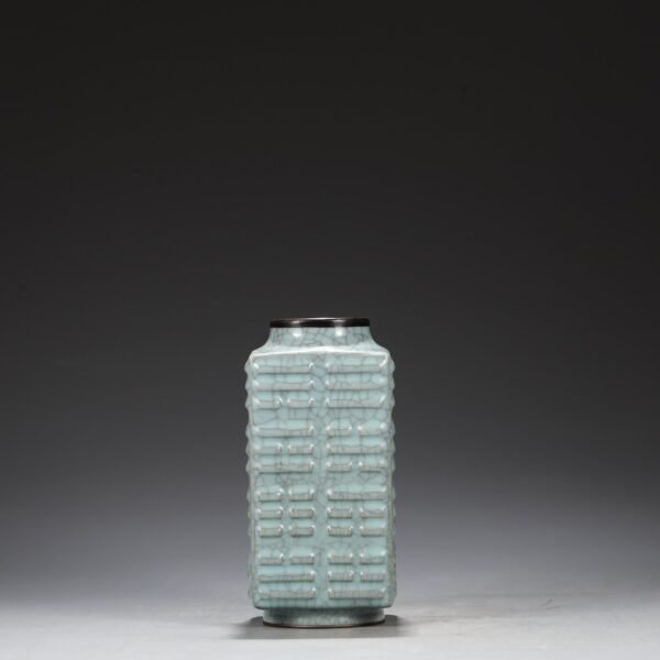 An old Southern Song Dynasty official kiln green glaze silver mouth Bagua Cong-style bottle "Qianlong imperial title" - Image 3