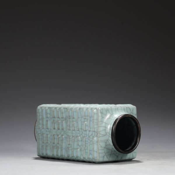An old Southern Song Dynasty official kiln green glaze silver mouth Bagua Cong-style bottle "Qianlong imperial title" - Image 6