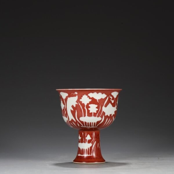 Old collection of Ming Dynasty Xuande Ruby Red Glaze White Fish and Algae Pattern High Foot Deep Belly Bowl - Image 9