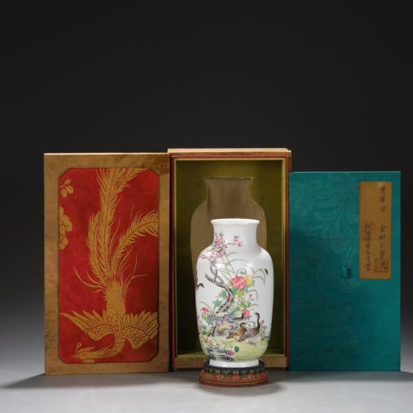Old Collection Qing Dynasty Yongzheng Enamel Color Mountain Stone Flower Bird Reed Goose Lantern Vase