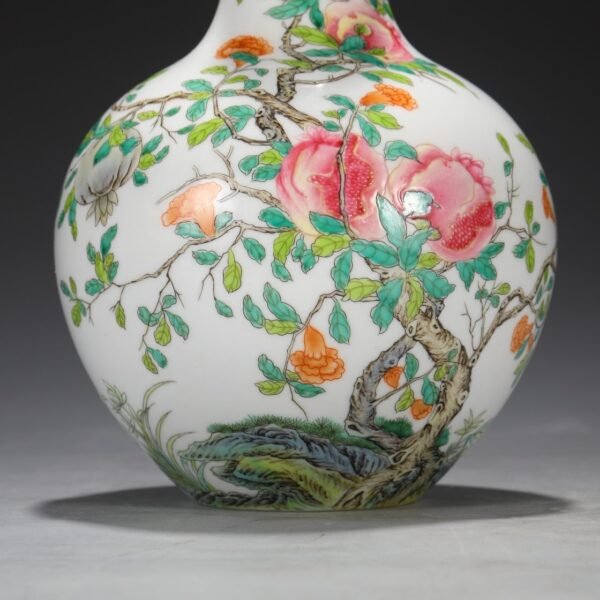 Old collection of Qing Dynasty Yongzheng powder enamel three-color pattern celestial globe vase - Image 3