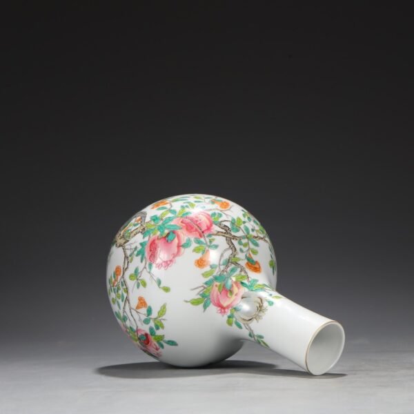 Old collection of Qing Dynasty Yongzheng powder enamel three-color pattern celestial globe vase - Image 4