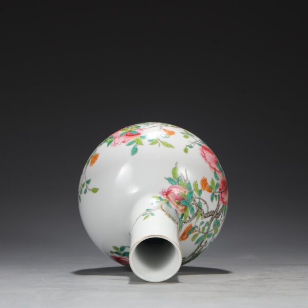 Old collection of Qing Dynasty Yongzheng powder enamel three-color pattern celestial globe vase - Image 6