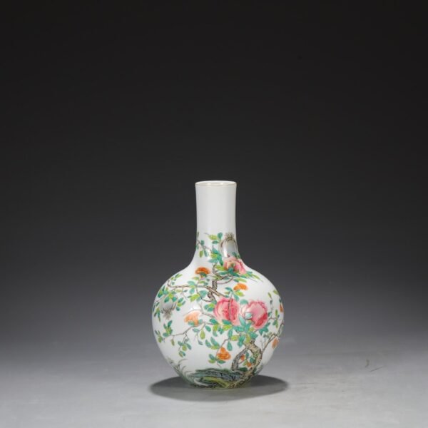 Old collection of Qing Dynasty Yongzheng powder enamel three-color pattern celestial globe vase - Image 7