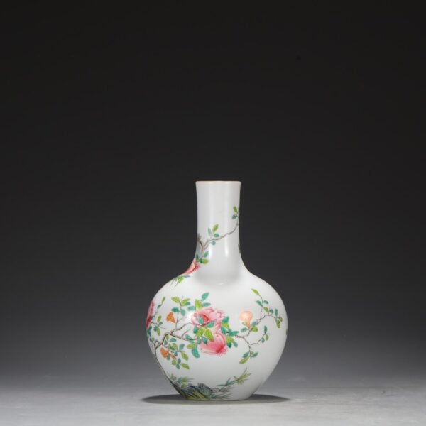 Old collection of Qing Dynasty Yongzheng powder enamel three-color pattern celestial globe vase - Image 8