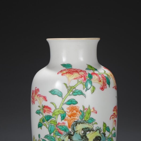 Old collection of Qing Dynasty Yongzheng enamel colored mountain stone flower pattern lantern vase - Image 3