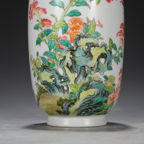 Old collection of Qing Dynasty Yongzheng enamel colored mountain stone flower pattern lantern vase - Image 4