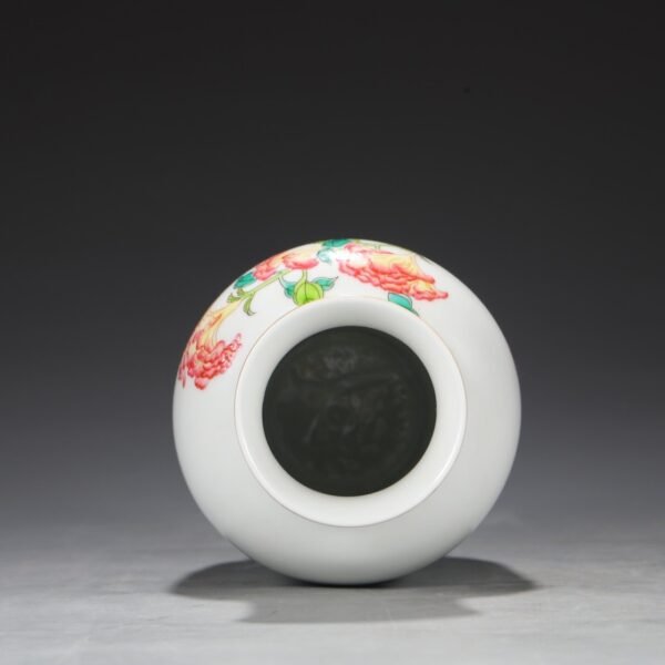 Old collection of Qing Dynasty Yongzheng enamel colored mountain stone flower pattern lantern vase - Image 5
