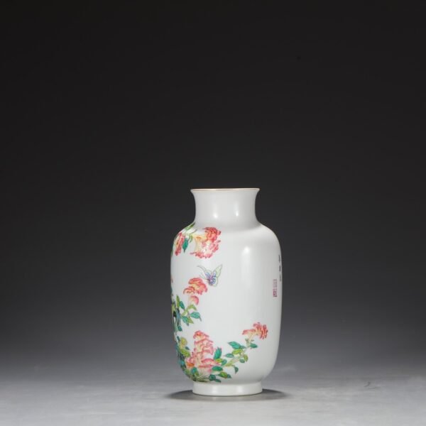 Old collection of Qing Dynasty Yongzheng enamel colored mountain stone flower pattern lantern vase - Image 6