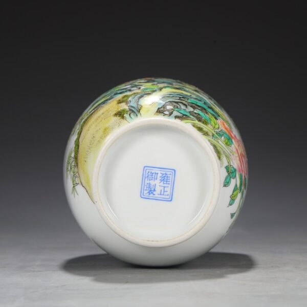 Old collection of Qing Dynasty Yongzheng enamel colored mountain stone flower pattern lantern vase - Image 9