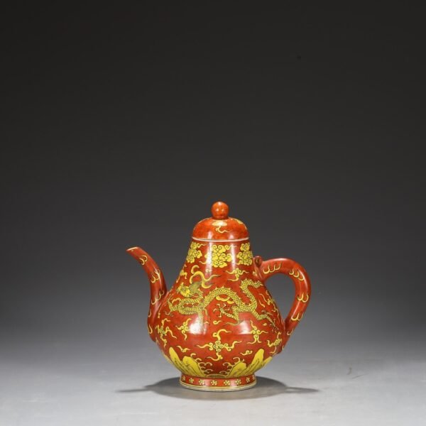 A large pot with red ground and yellow dragon patterns from the Jiajing period of the Ming Dynasty. - Image 2