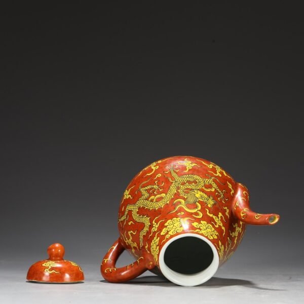 A large pot with red ground and yellow dragon patterns from the Jiajing period of the Ming Dynasty. - Image 3